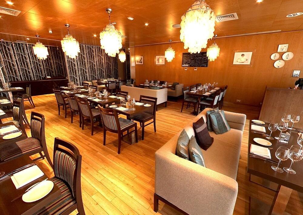 Beales Hotel Hatfield  Esterno foto